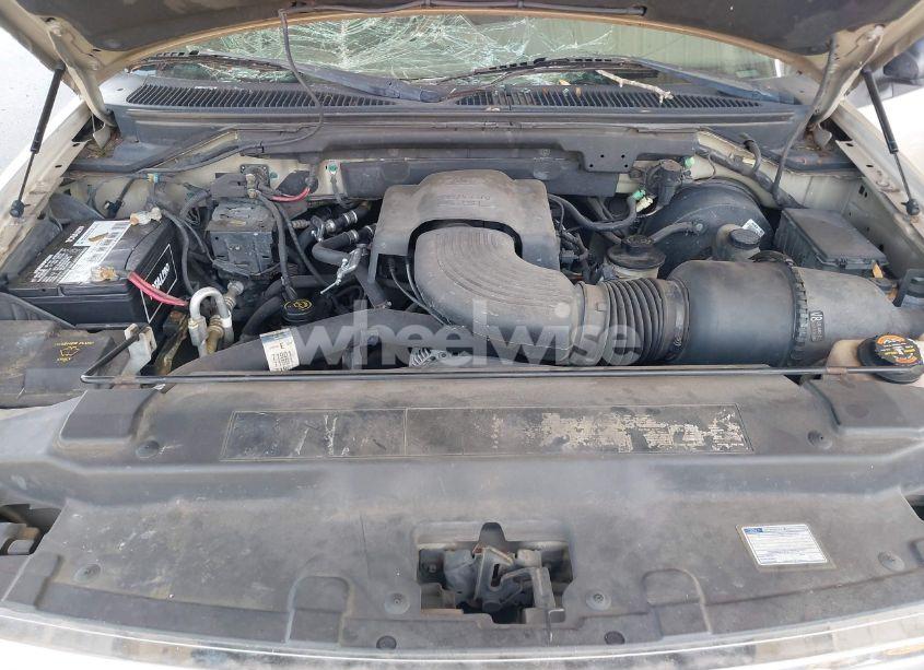 Photo 10 of 2000 Ford Expedition XLT (VIN 1FMRU1568YLA97744)