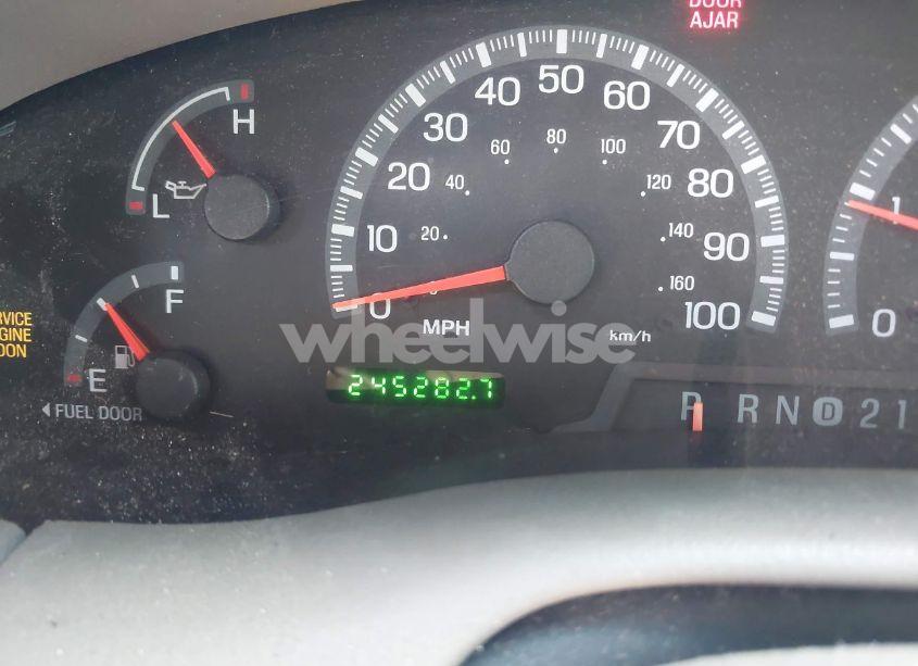 Photo 16 of 2000 Ford Expedition XLT (VIN 1FMRU1568YLA97744)
