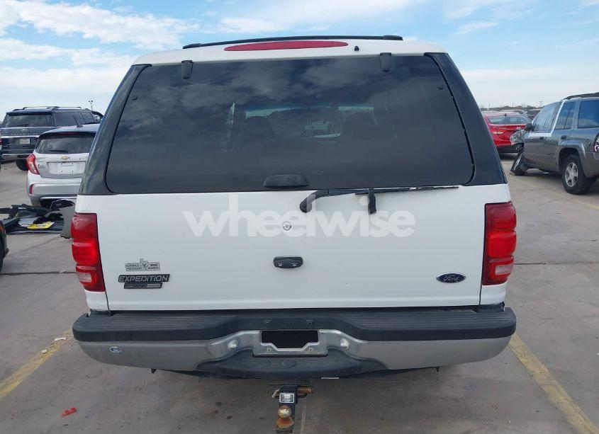 Photo 17 of 2000 Ford Expedition (VIN 1FMRU1569YLB61774)