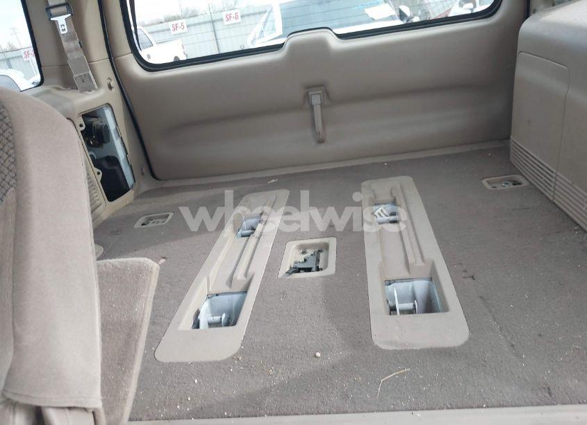 Photo 18 of 2000 Ford Expedition (VIN 1FMRU1569YLB61774)