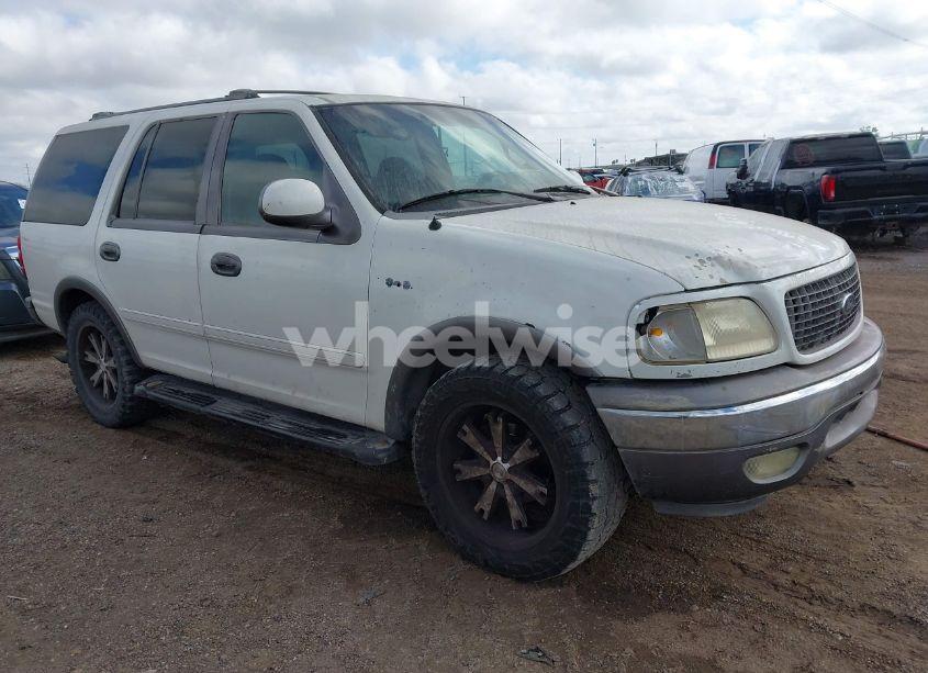 2001 Ford Expedition XLT (VIN 1FMRU15L11LA66797) main photo