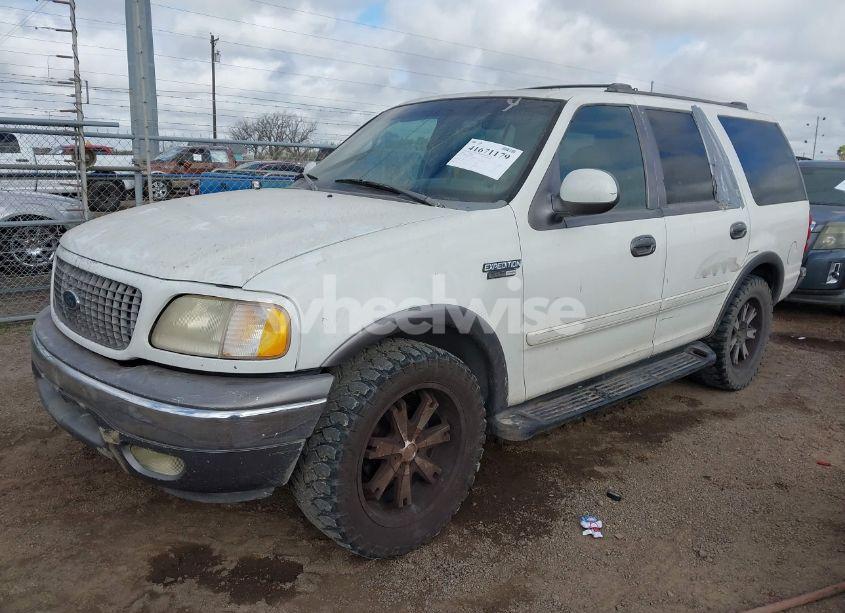 Photo 2 of 2001 Ford Expedition XLT (VIN 1FMRU15L11LA66797)