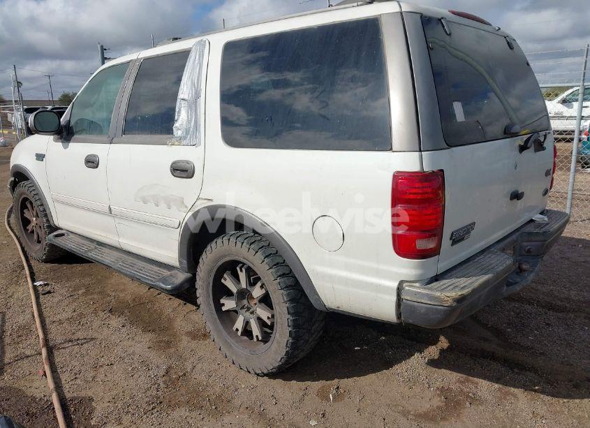 Photo 3 of 2001 Ford Expedition XLT (VIN 1FMRU15L11LA66797)