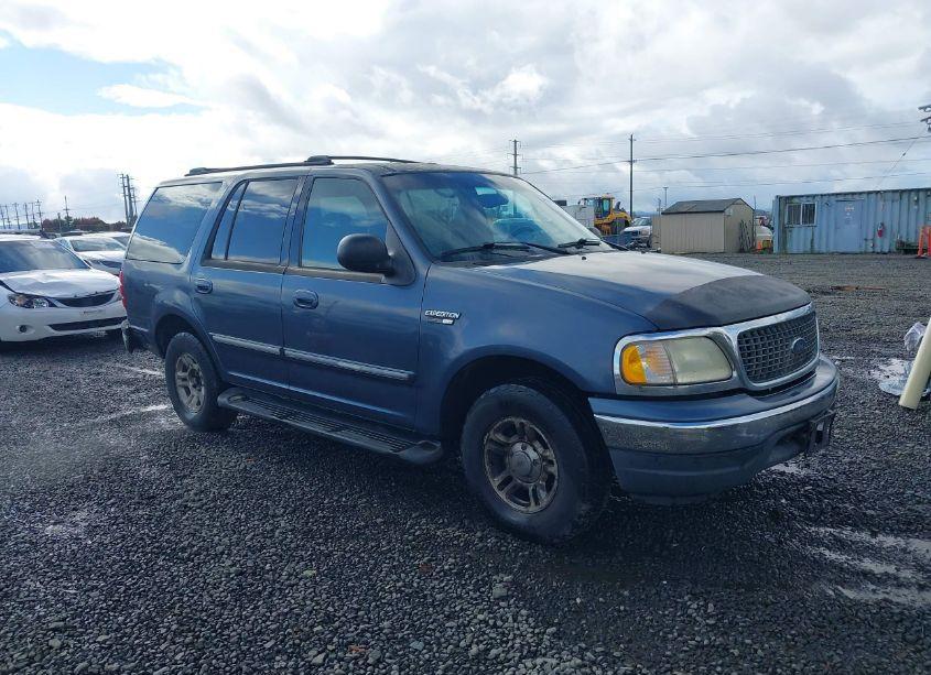 2002 Ford Expedition XLT (VIN 1FMRU15L12LA15219) main photo