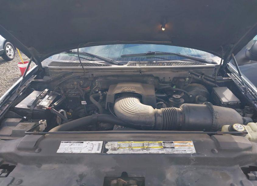 Photo 10 of 2002 Ford Expedition XLT (VIN 1FMRU15L12LA15219)