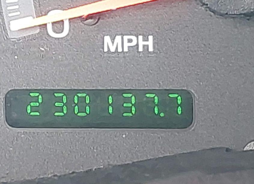 Photo 15 of 2002 Ford Expedition XLT (VIN 1FMRU15L12LA15219)