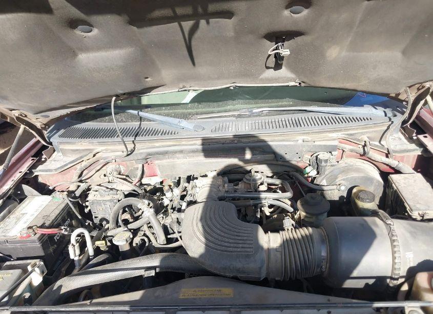 Photo 10 of 2000 Ford Expedition XLT (VIN 1FMRU15L1YLC11461)