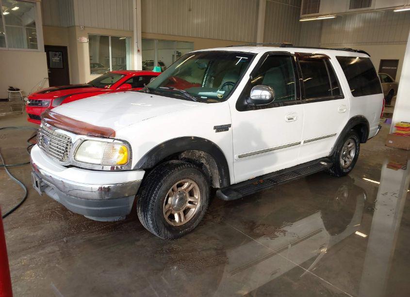 Photo 2 of 2002 Ford Expedition XLT (VIN 1FMRU15L22LA14970)