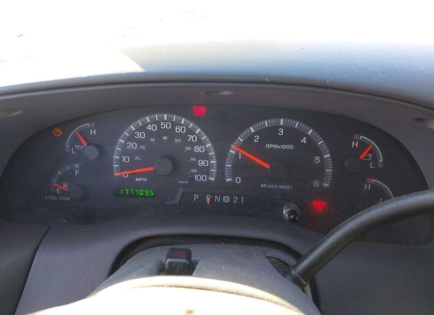 Photo 7 of 2002 Ford Expedition XLT (VIN 1FMRU15L22LA14970)