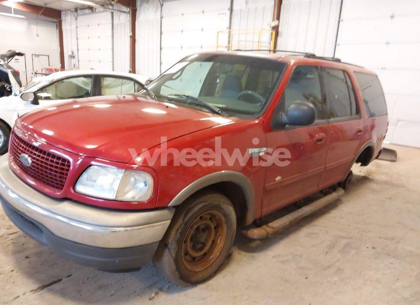 Photo 2 of 2002 Ford Expedition XLT (VIN 1FMRU15L22LA35267)