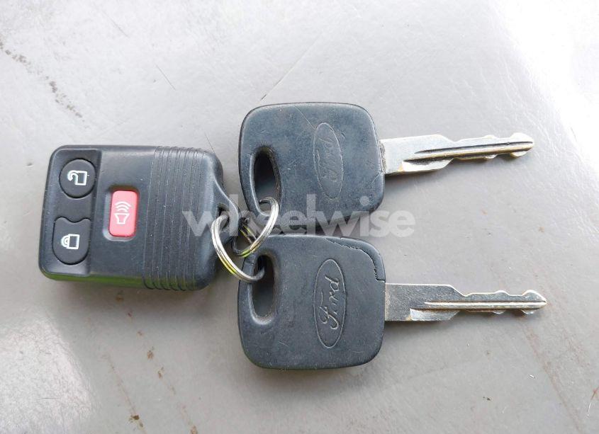 Photo 11 of 2000 Ford Expedition XLT (VIN 1FMRU15L4YLC36810)