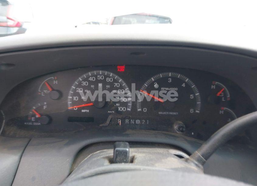 Photo 7 of 2000 Ford Expedition XLT (VIN 1FMRU15L4YLC36810)