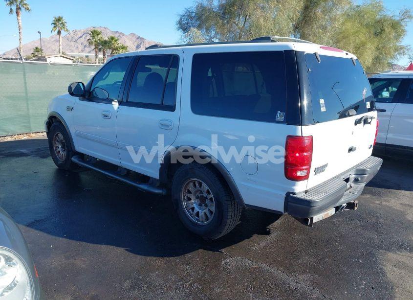 Photo 3 of 2002 Ford Expedition XLT (VIN 1FMRU15L52LA15885)