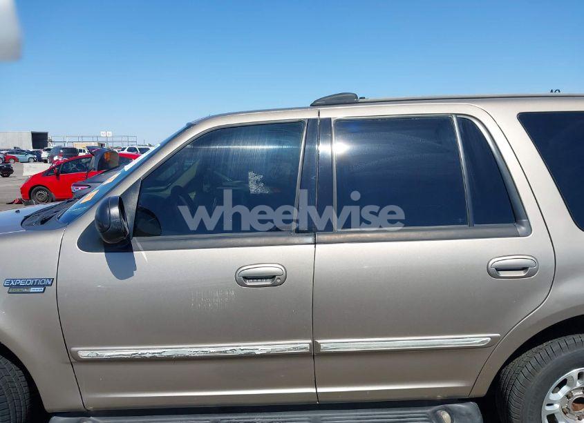 Photo 14 of 2001 Ford Expedition XLT (VIN 1FMRU15L71LA58316)