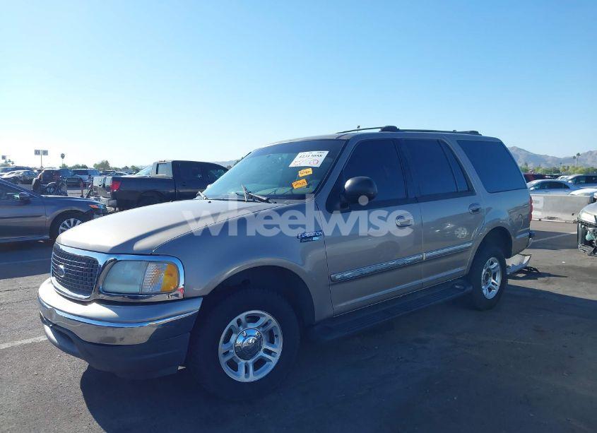 Photo 2 of 2001 Ford Expedition XLT (VIN 1FMRU15L71LA58316)