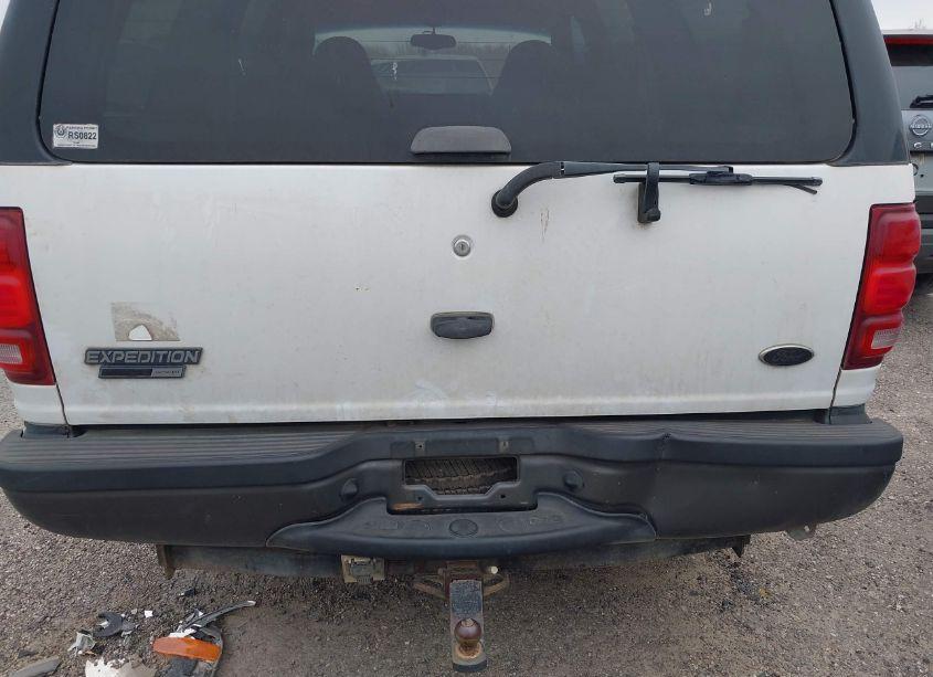 Photo 14 of 2000 Ford Expedition XLT (VIN 1FMRU15L9YLC49813)