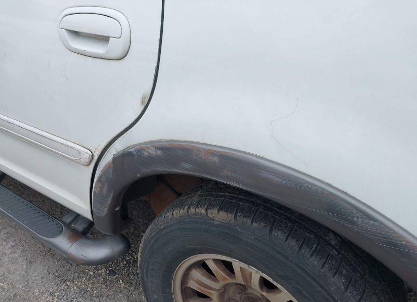 Photo 15 of 2000 Ford Expedition XLT (VIN 1FMRU15L9YLC49813)