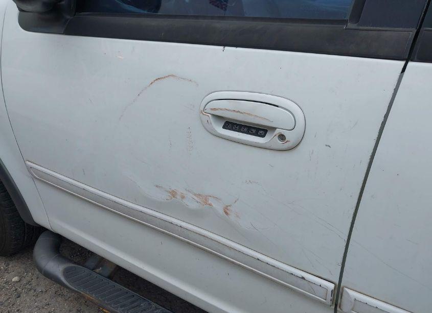 Photo 16 of 2000 Ford Expedition XLT (VIN 1FMRU15L9YLC49813)