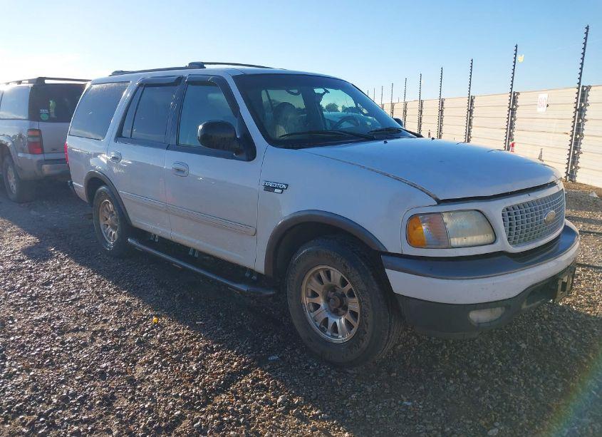 2002 Ford Expedition XLT (VIN 1FMRU15W02LA66284) main photo