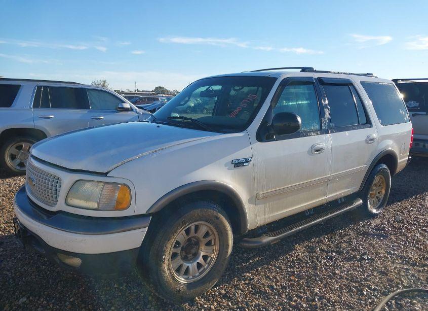Photo 2 of 2002 Ford Expedition XLT (VIN 1FMRU15W02LA66284)