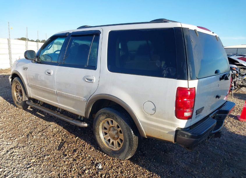 Photo 3 of 2002 Ford Expedition XLT (VIN 1FMRU15W02LA66284)
