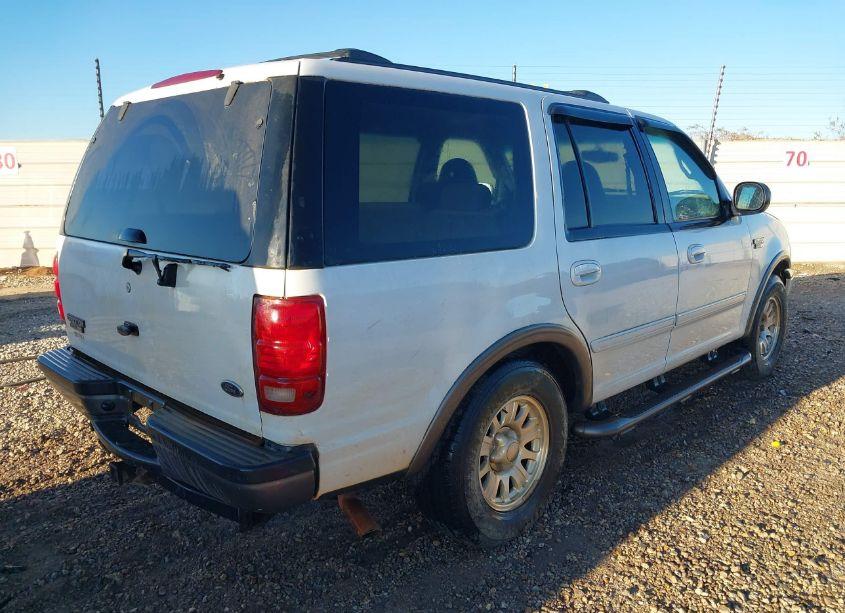 Photo 4 of 2002 Ford Expedition XLT (VIN 1FMRU15W02LA66284)