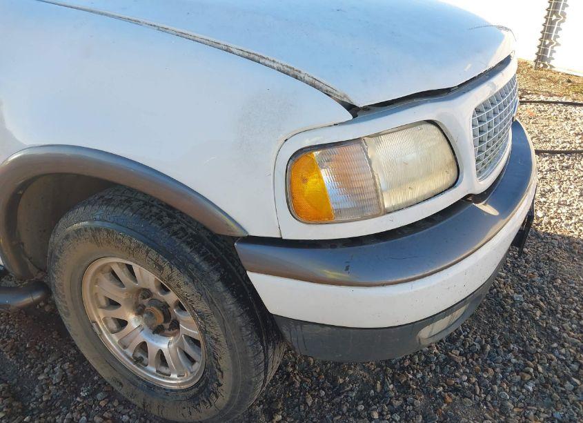 Photo 6 of 2002 Ford Expedition XLT (VIN 1FMRU15W02LA66284)