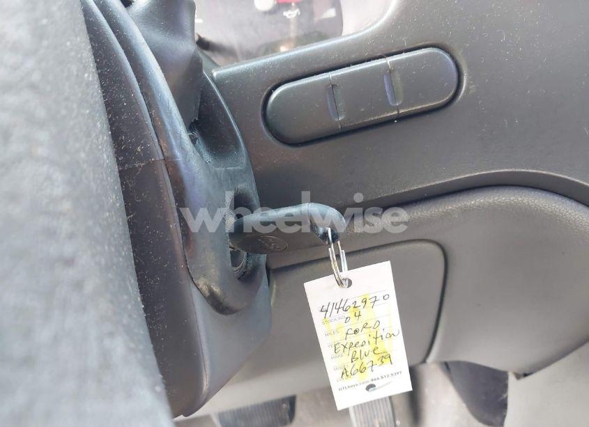 Photo 11 of 2004 Ford Expedition XLT (VIN 1FMRU15W04LA66739)