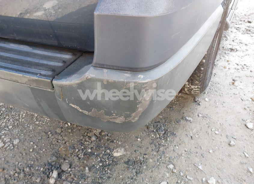 Photo 13 of 2004 Ford Expedition XLT (VIN 1FMRU15W04LA66739)