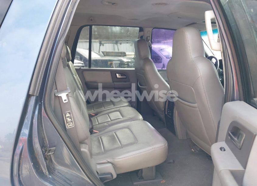 Photo 8 of 2004 Ford Expedition XLT (VIN 1FMRU15W04LA66739)