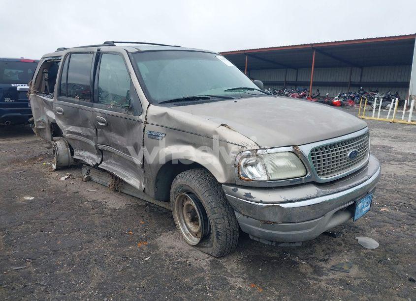 2002 Ford Expedition XLT (VIN 1FMRU15W12LA06479) main photo