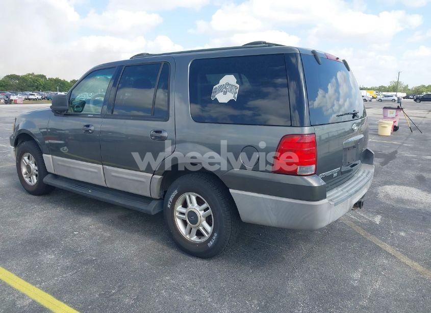 Photo 3 of 2003 Ford Expedition XLT (VIN 1FMRU15W13LA15281)