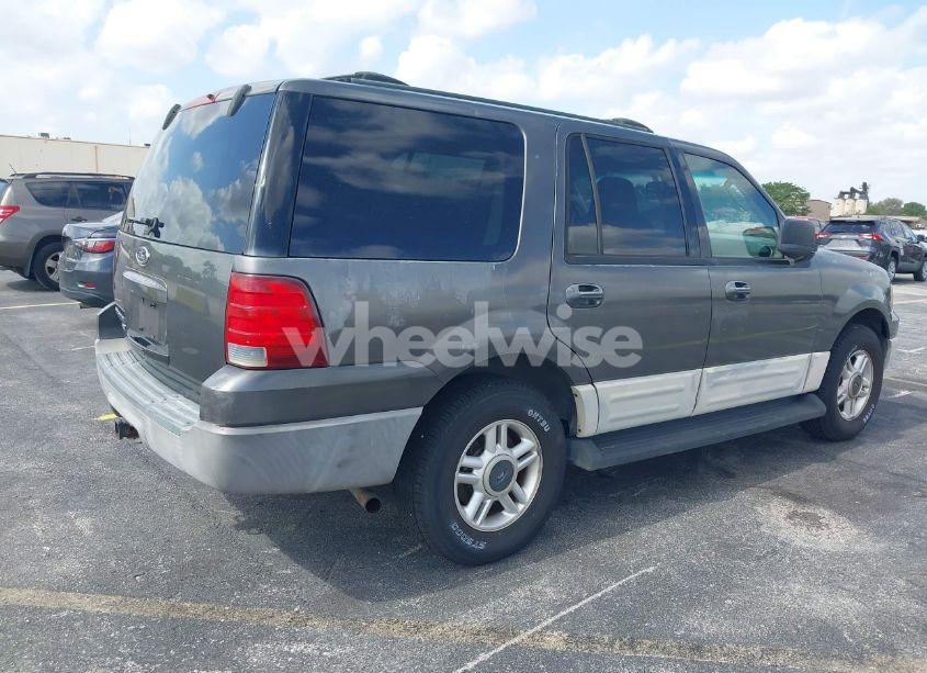 Photo 4 of 2003 Ford Expedition XLT (VIN 1FMRU15W13LA15281)