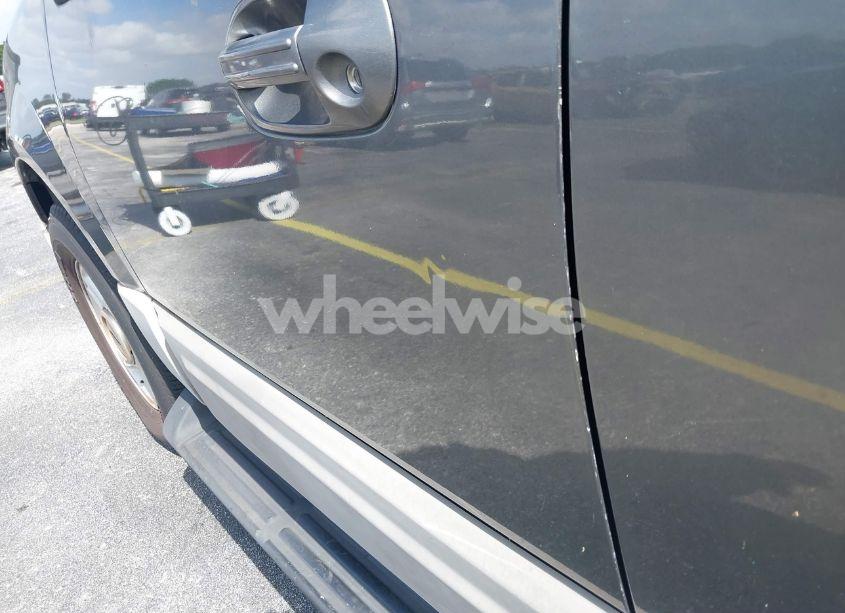 Photo 6 of 2003 Ford Expedition XLT (VIN 1FMRU15W13LA15281)