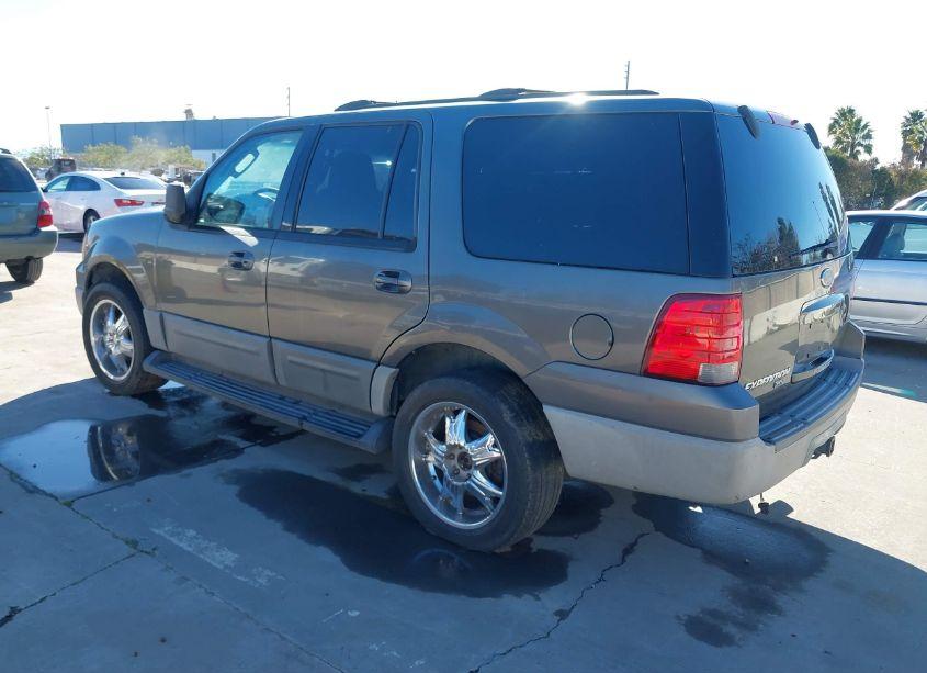 Photo 3 of 2003 Ford Expedition XLT (VIN 1FMRU15W13LA29181)