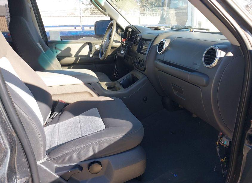 Photo 5 of 2003 Ford Expedition XLT (VIN 1FMRU15W13LA29181)