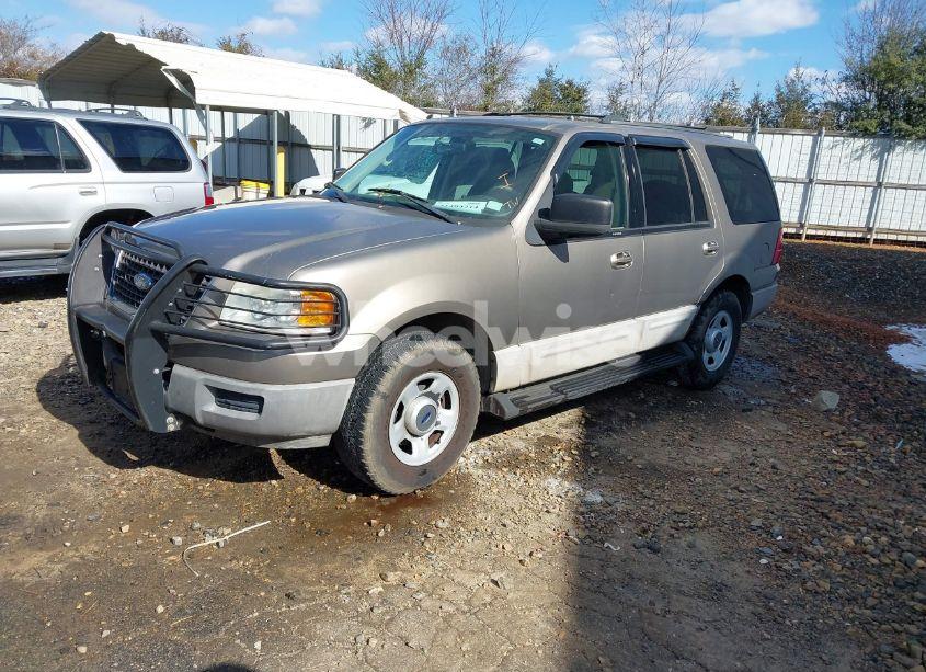 Photo 2 of 2003 Ford Expedition XLT (VIN 1FMRU15W13LB57162)