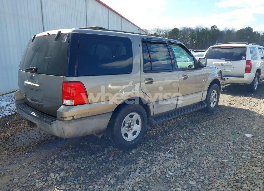Photo 4 of 2003 Ford Expedition XLT (VIN 1FMRU15W13LB57162)