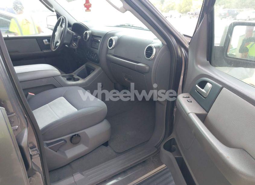 Photo 5 of 2003 Ford Expedition XLT (VIN 1FMRU15W13LC32961)