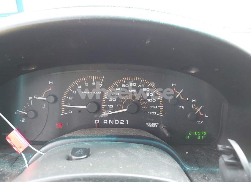 Photo 7 of 2003 Ford Expedition XLT (VIN 1FMRU15W23LA09473)