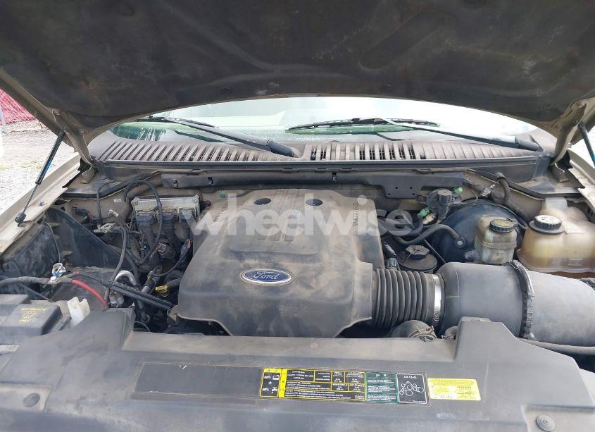 Photo 10 of 2004 Ford Expedition XLT (VIN 1FMRU15W24LA46475)