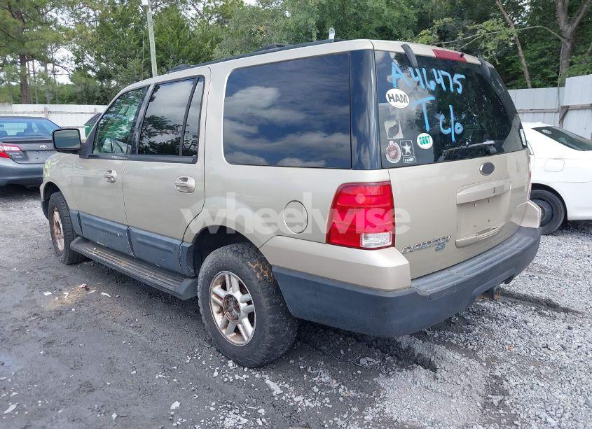 Photo 3 of 2004 Ford Expedition XLT (VIN 1FMRU15W24LA46475)