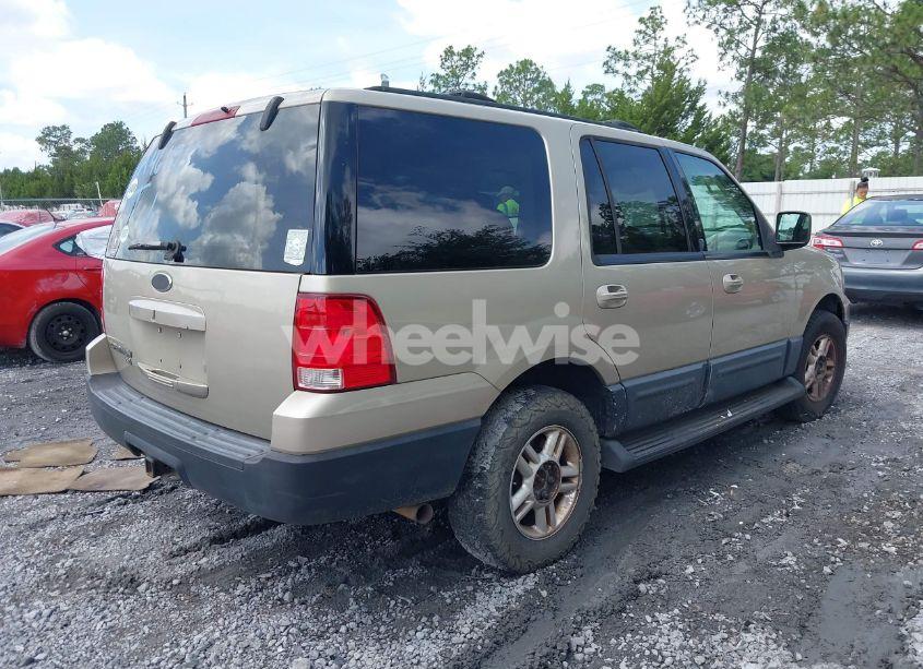 Photo 4 of 2004 Ford Expedition XLT (VIN 1FMRU15W24LA46475)