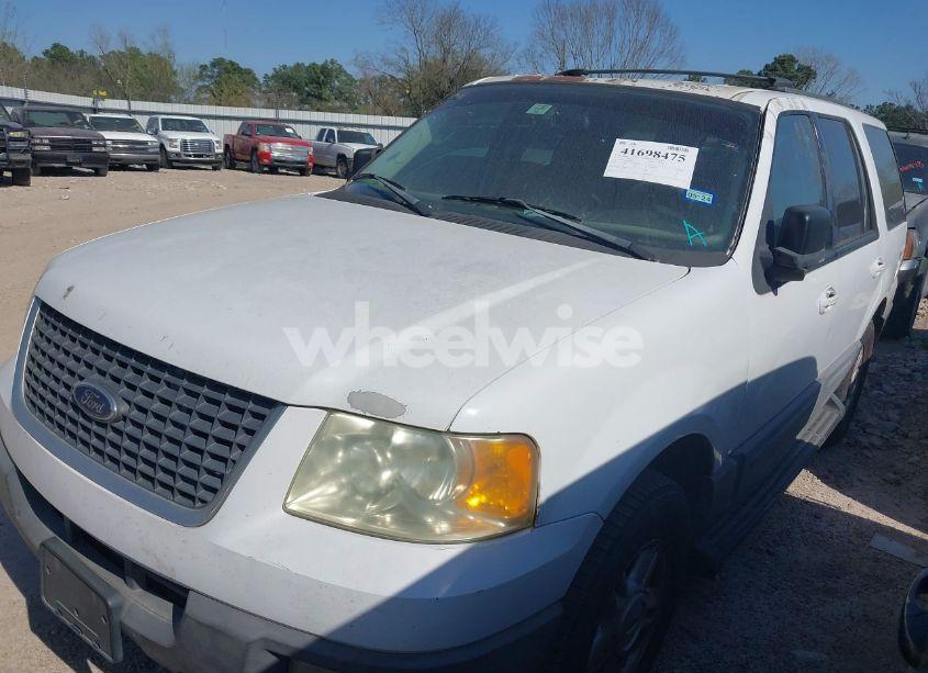 Photo 2 of 2004 Ford Expedition XLT (VIN 1FMRU15W24LB46222)