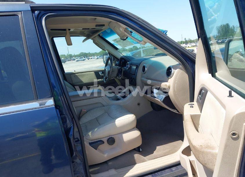 Photo 5 of 2003 Ford Expedition XLT (VIN 1FMRU15W33LA80942)