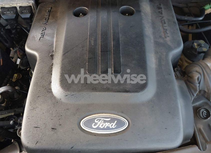 Photo 10 of 2003 Ford Expedition XLT (VIN 1FMRU15W43LC45476)