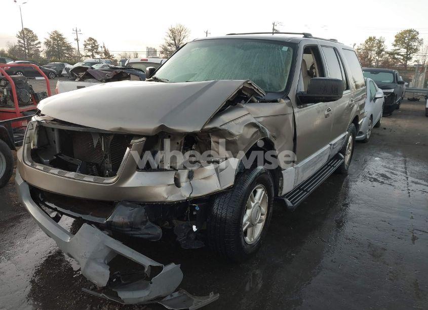 Photo 2 of 2003 Ford Expedition XLT (VIN 1FMRU15W43LC45476)