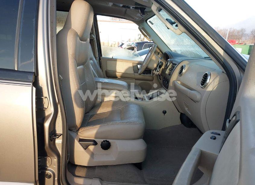 Photo 5 of 2003 Ford Expedition XLT (VIN 1FMRU15W43LC45476)