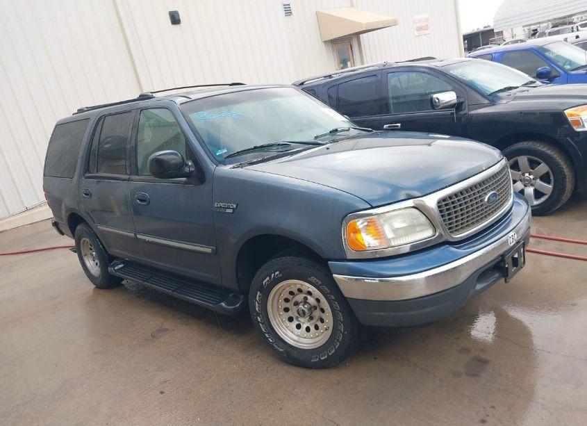 2002 Ford Expedition XLT (VIN 1FMRU15W52LA38853) main photo