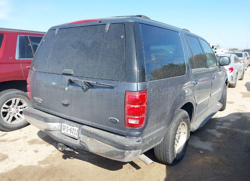 Photo 4 of 2002 Ford Expedition XLT (VIN 1FMRU15W52LA38853)
